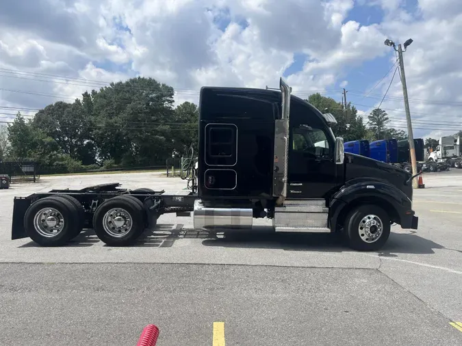 2022 Kenworth T880