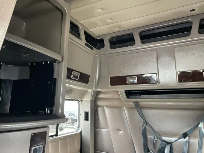 2022 Peterbilt 389140bb35db742ac87048b0f27a361af68