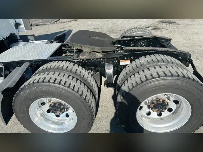 2021 Freightliner Cascadia 126