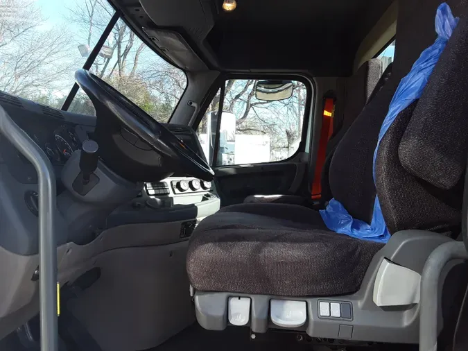 2017 FREIGHTLINER/MERCEDES CASCADIA 125