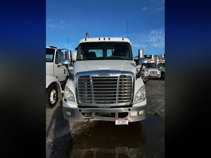 2018 FREIGHTLINER/MERCEDES CASCADIA 113