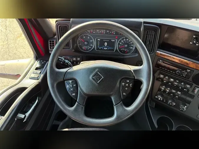 2020 INTERNATIONAL LT