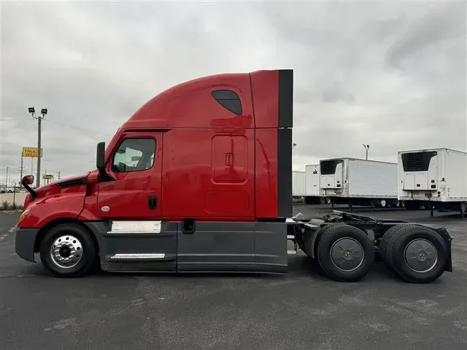 2021 FREIGHTLINER CA126