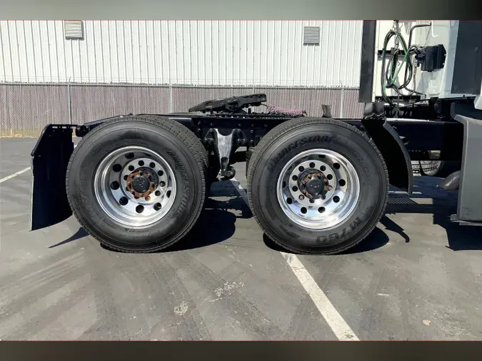 2022 INT LT625 6x4