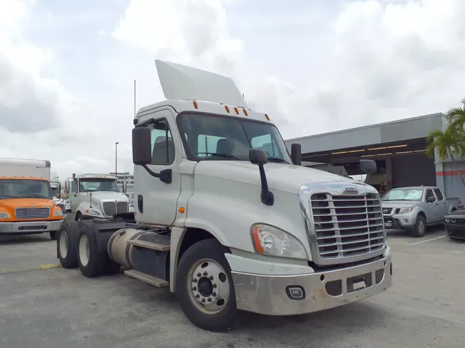 2017 FREIGHTLINER/MERCEDES CASCADIA 125