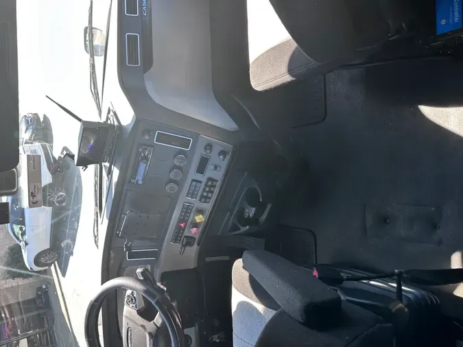 2019 FREIGHTLINER CASCADIA 126