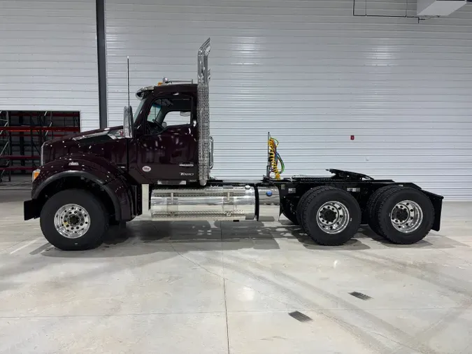 2027 Kenworth T880S