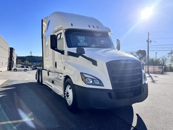 2020 Freightliner Cascadia