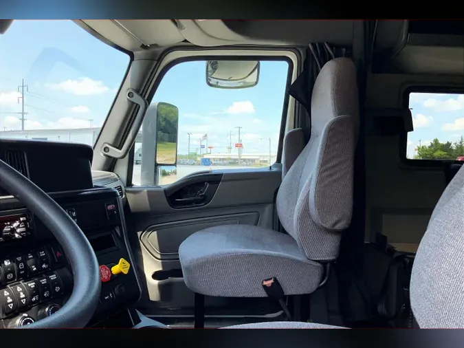 2021 INT LT625 6x4