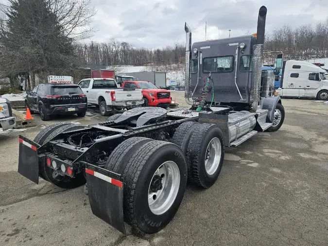 2019 KENWORTH W900