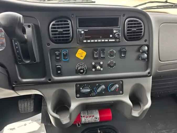 2020 FREIGHTLINER/MERCEDES M2 106