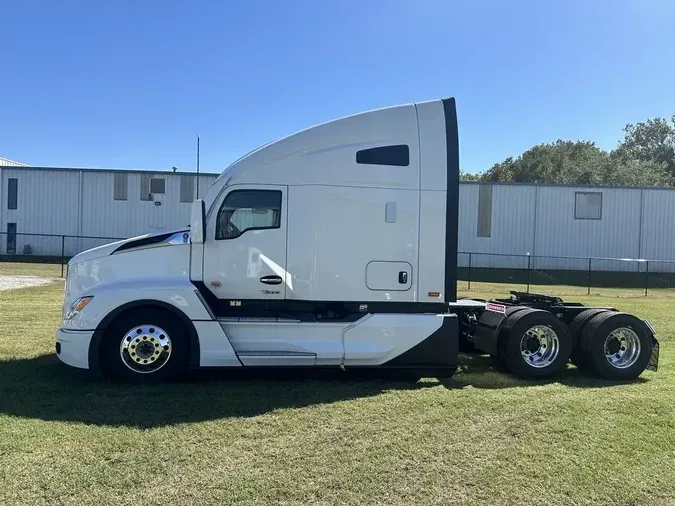 2025 Kenworth T680