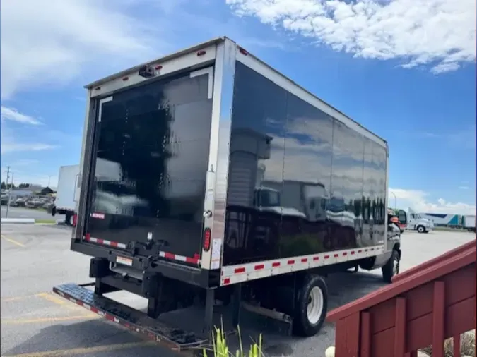 2019 FORD E350