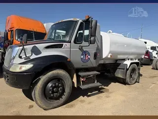 2004 INTERNATIONAL DURASTAR 4300