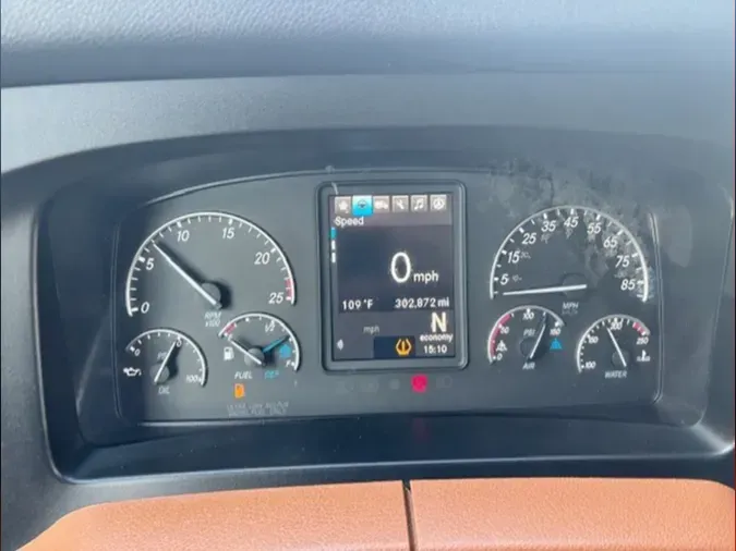 2022 Freightliner Cascadia 126