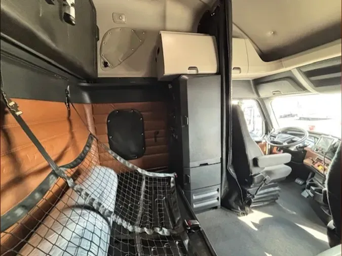 2022 Freightliner Cascadia 126