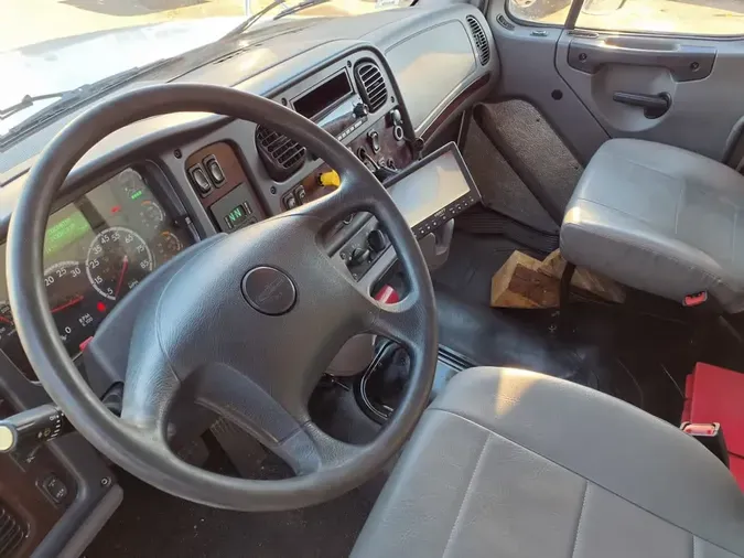 2020 FREIGHTLINER/MERCEDES M2 106