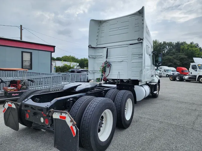 2019 VOLVO VNL64T-760