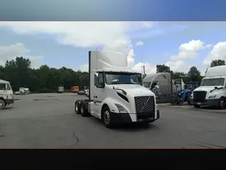 2020 Volvo VNL300