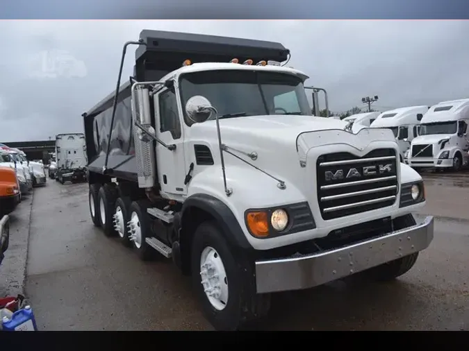 2005 MACK GRANITE CV713