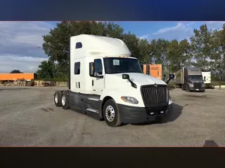 2022 International LT625