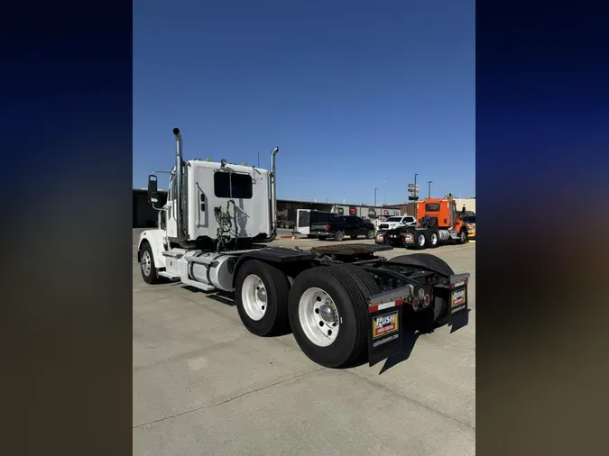 2022 Freightliner CORONADO