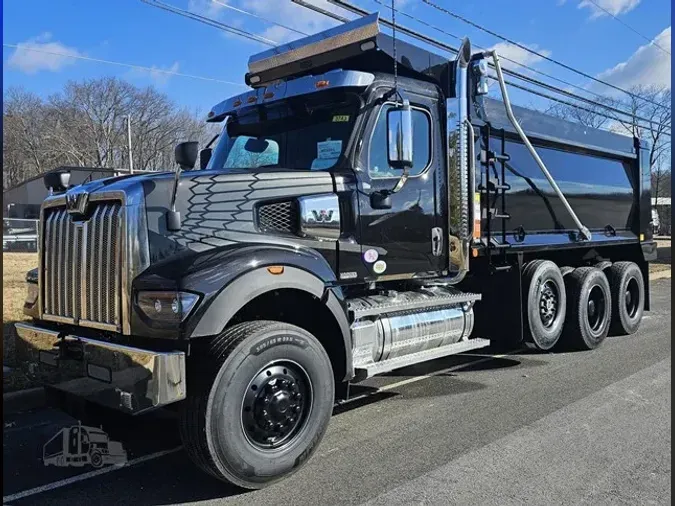 2025 WESTERN STAR 49X