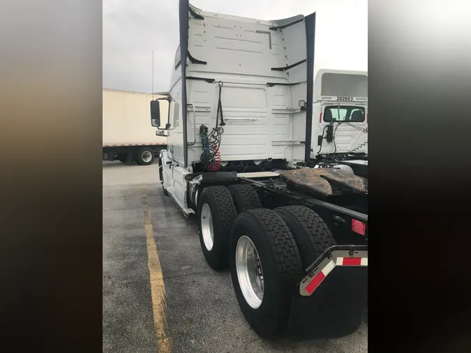 2018 VOLVO VNL64TRACTOR