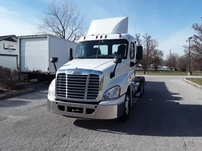 2016 FREIGHTLINER/MERCEDES CASCADIA 125144d5f8ac84e82f8f7e70ab58023f00e