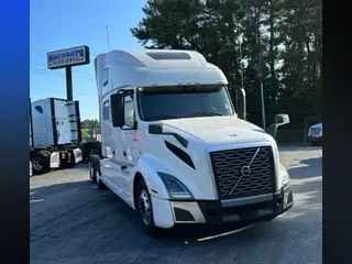 2022 VOLVO VNL64T860