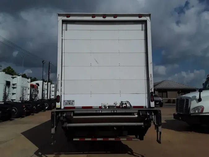 2018 FREIGHTLINER M2 106