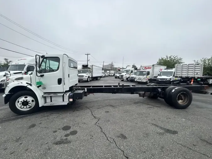 2019 FREIGHTLINER M2 106