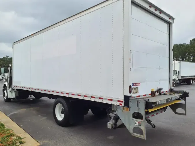 2018 FREIGHTLINER M2 106