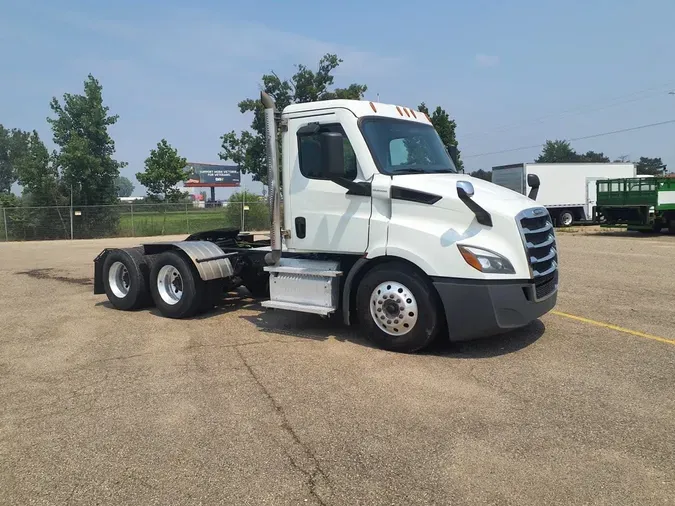 2020 FREIGHTLINER CASCADIA PX11664ST
