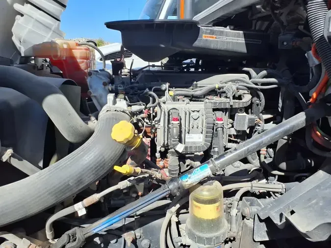 2019 NAVISTAR INTERNATIONAL LT625 DAYCAB T/A