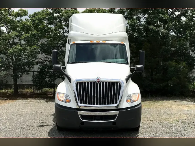 2022 INT LT625 6x4