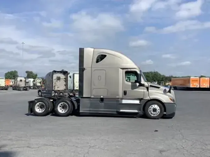 2020 Freightliner Cascadia