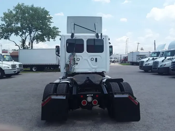 2020 FREIGHTLINER NEW CASCADIA 126