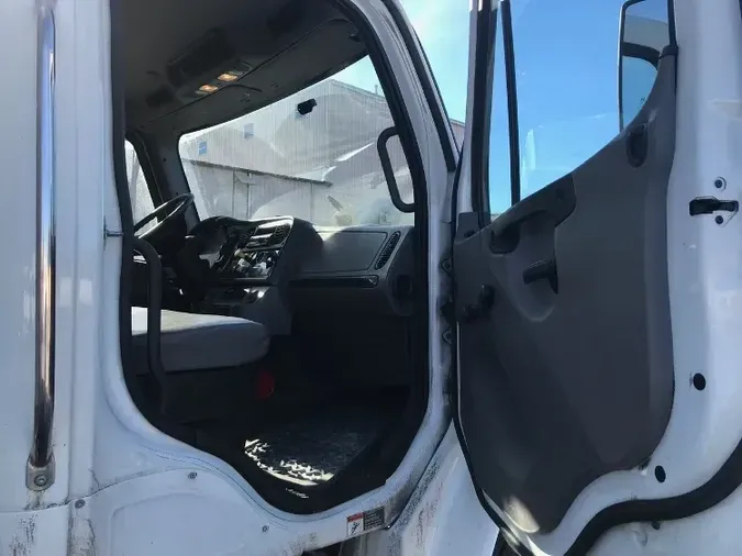 2019 Freightliner M2