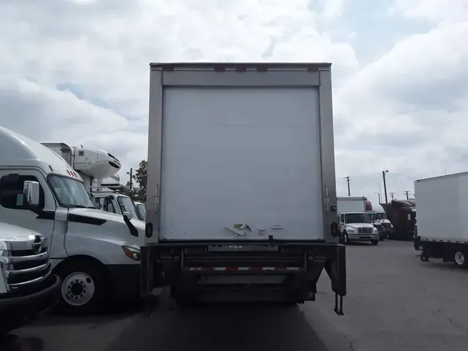 2018 FREIGHTLINER/MERCEDES M2 106