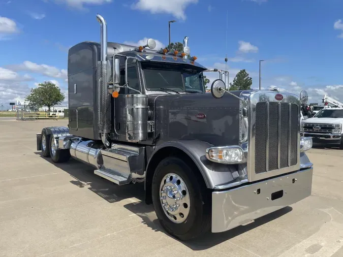 2019 Peterbilt 389
