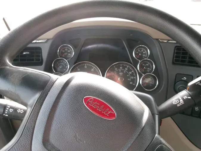 2022 Peterbilt 579