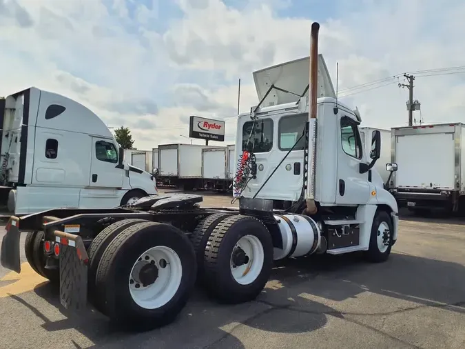 2016 FREIGHTLINER CASCADIA
