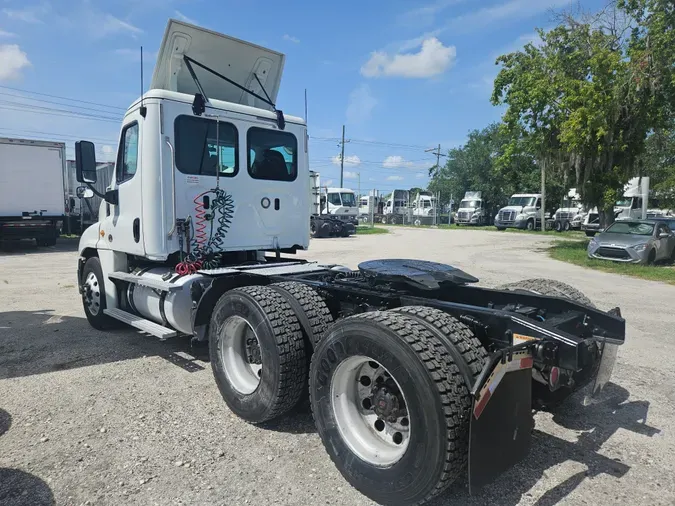 2018 FREIGHTLINER/MERCEDES CASCADIA 125