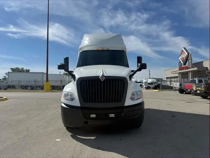 2022 International LT625