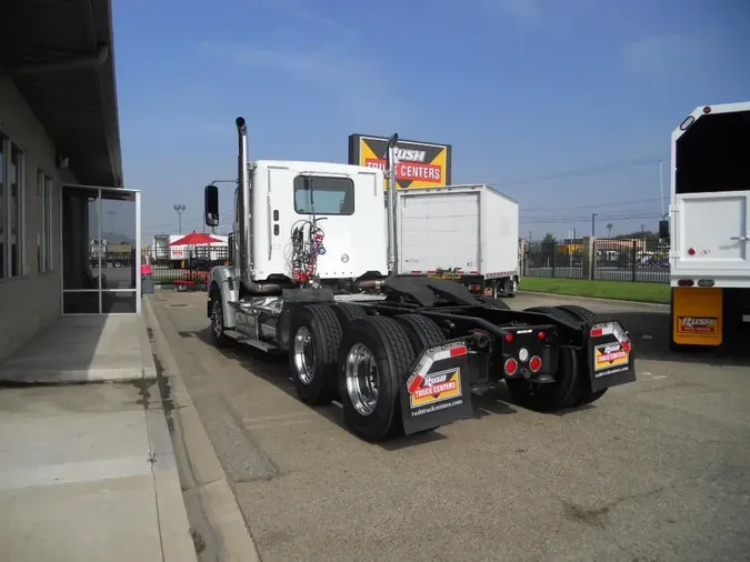 2019 Freightliner CORONADO