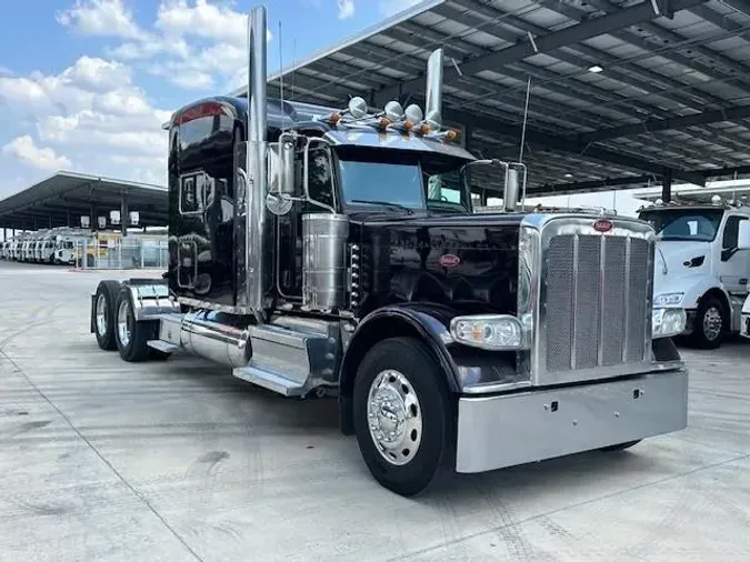 2022 Peterbilt 389
