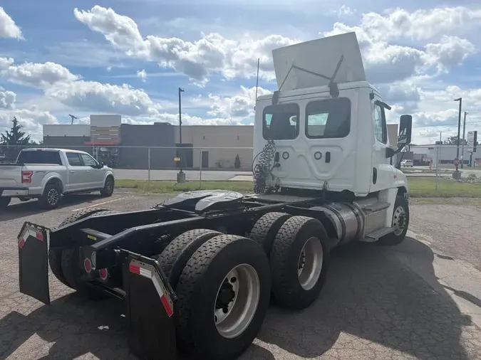 2020 FREIGHTLINER/MERCEDES CASCADIA 125147241686663f588a1d6e770ec5138d2