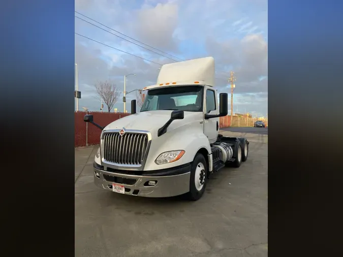 2018 NAVISTAR INTERNATIONAL LT625 DAYCAB T/A14740e4b922a0ead5ea0644d9e76a761