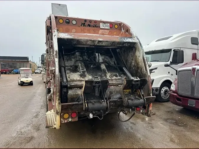 2011 INTERNATIONAL WORKSTAR 7400